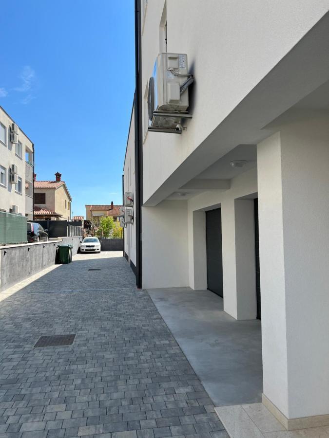 Apartment Sunrise With Private Parking Pula Extérieur photo