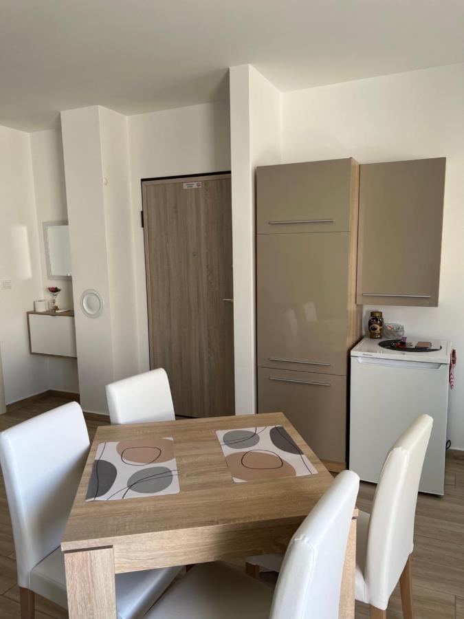 Apartment Sunrise With Private Parking Pula Extérieur photo