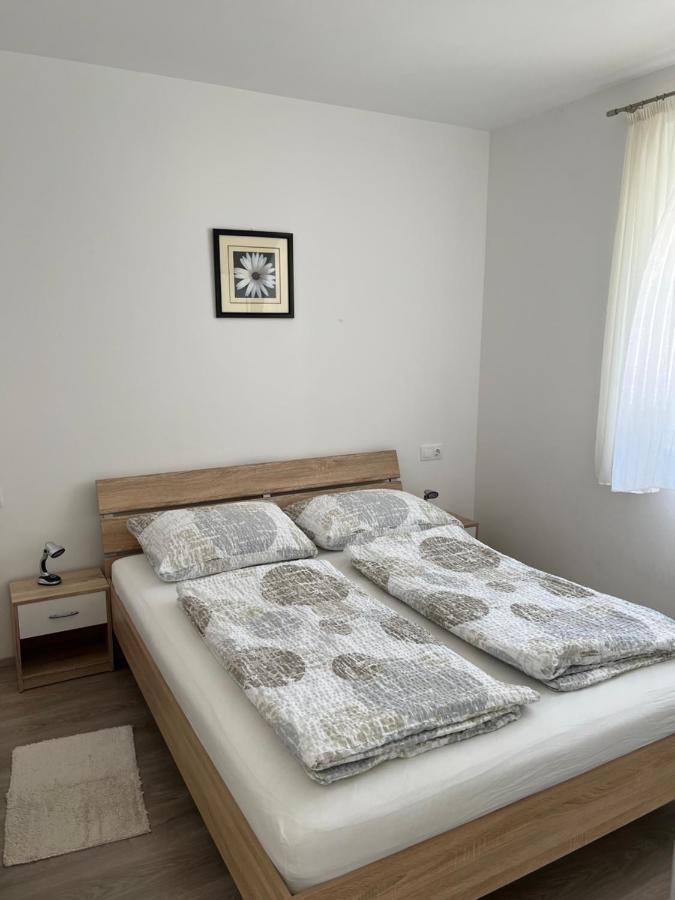 Apartment Sunrise With Private Parking Pula Extérieur photo
