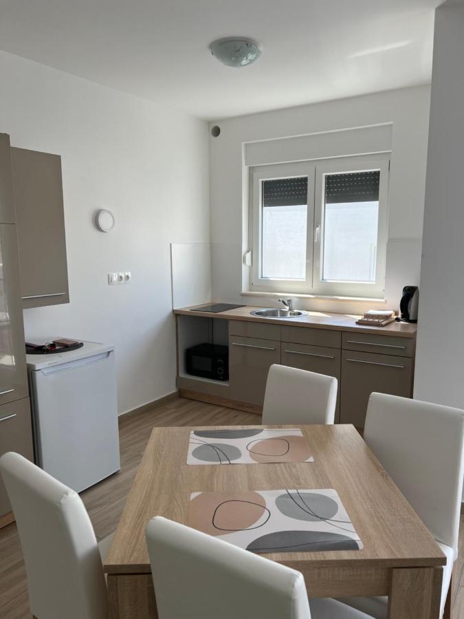 Apartment Sunrise With Private Parking Pula Extérieur photo