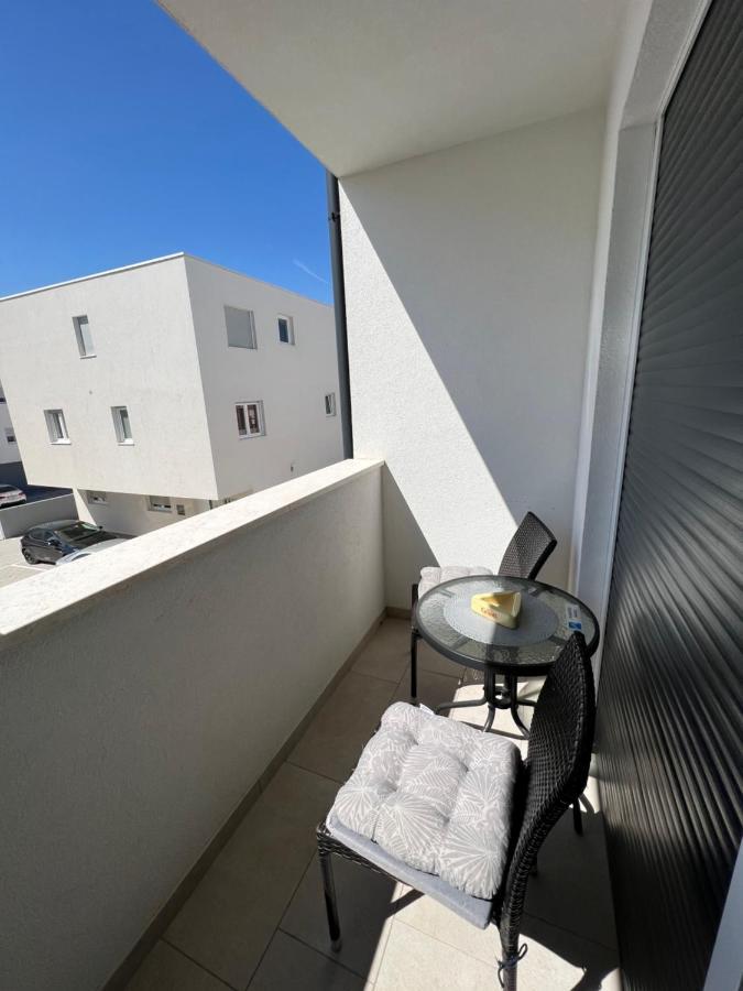 Apartment Sunrise With Private Parking Pula Extérieur photo